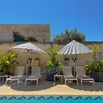 Couette-café Il-gardjola 4*